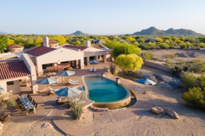 Bronco by AvantStay Incredible Views w Pool, Hot Tub, Outdoor Kitchen, Game Room & Movie Room